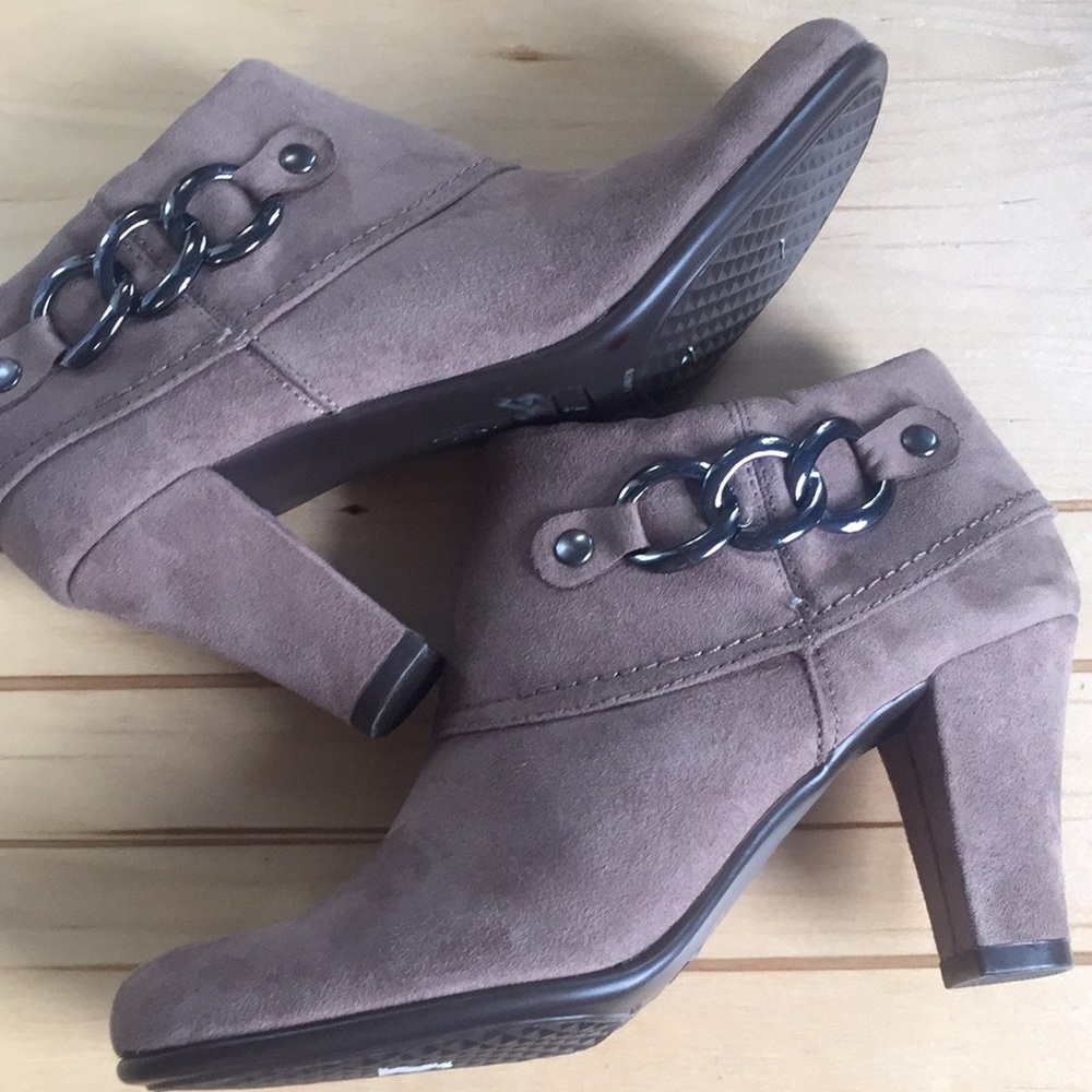 A2 Aerosoles booties